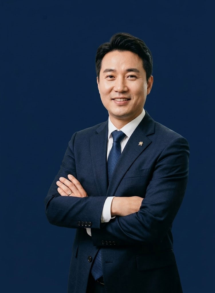 홍 길 동